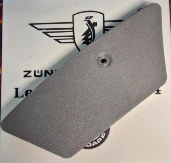 Zündapp Werkzeugfach Abdeckung Verschlußboden 432-10.111 aus TPU , Dichtet perfekt ab ! Typ 433 , 437 Combinette